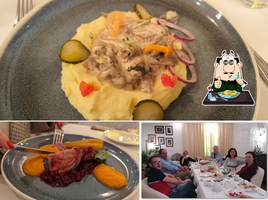 В Чеховъ есть еда, внутреннее оформление и многое другое