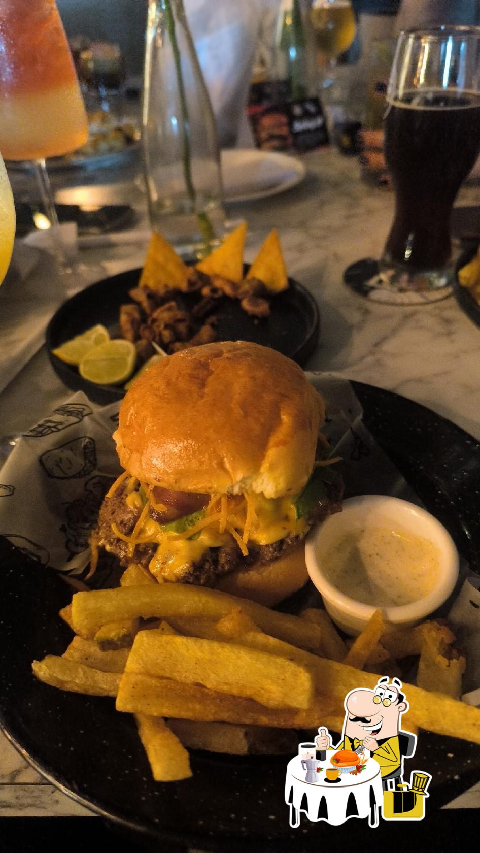 Comuna 9 Food y Drinks