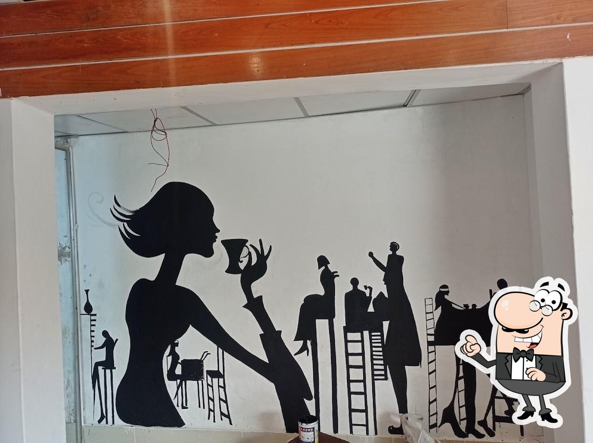 Charlie Cafe & Restaurant