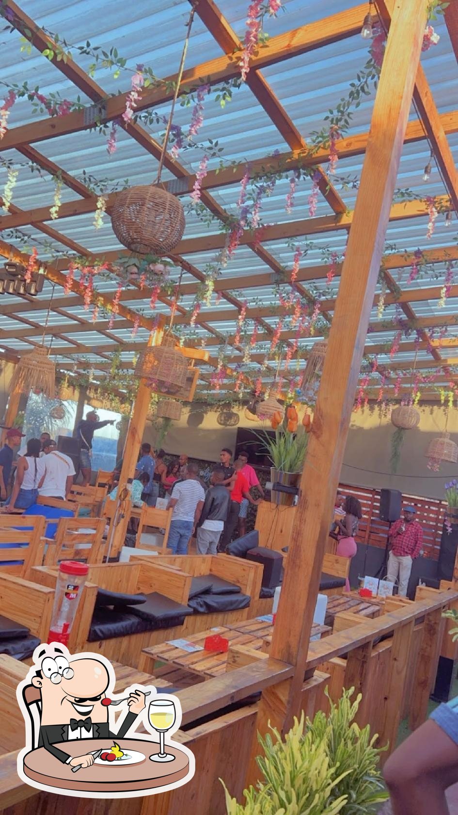 The sunflower -club-
