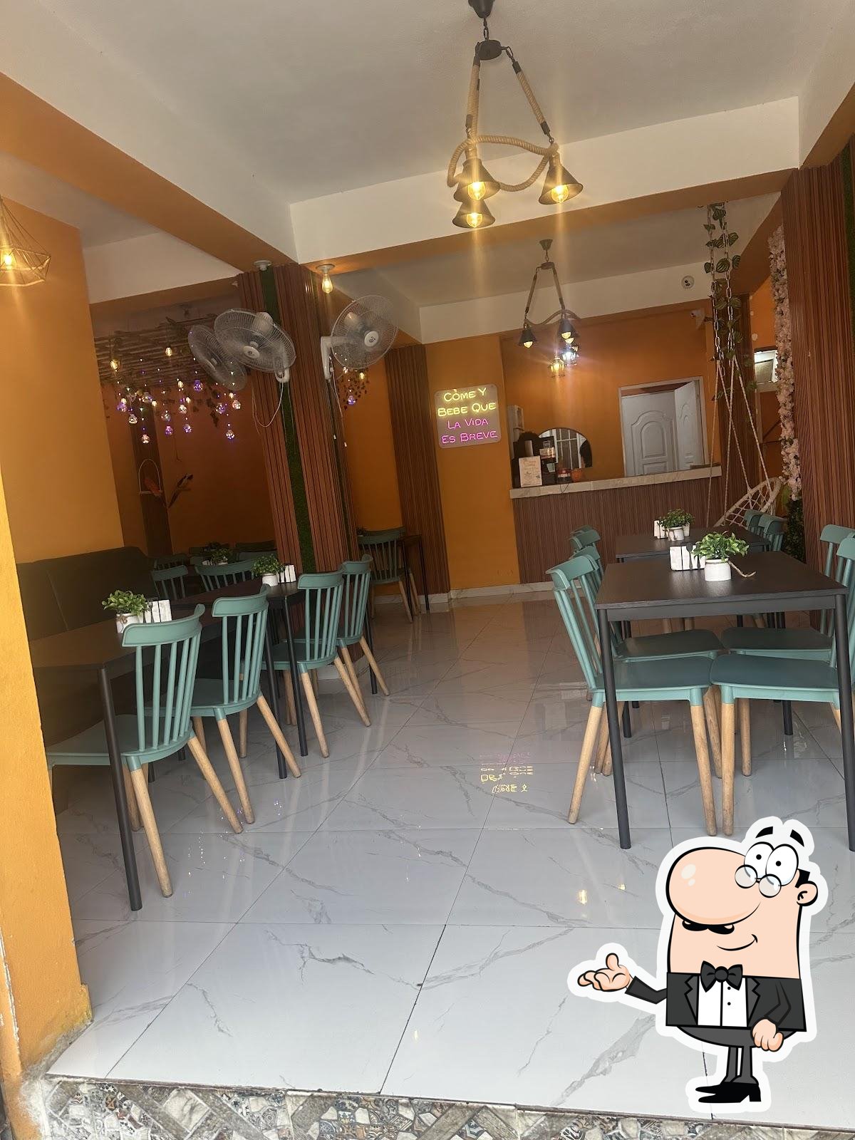 RESTAURANTE LOS FAMOSOS