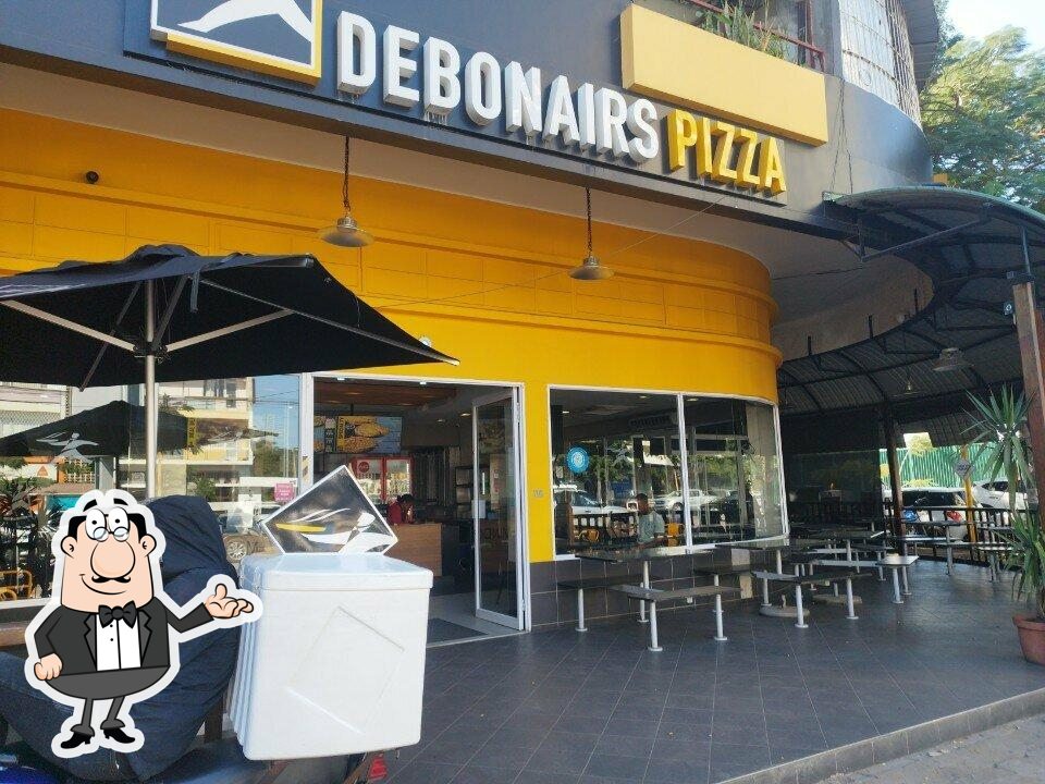 Debonairs Pizza