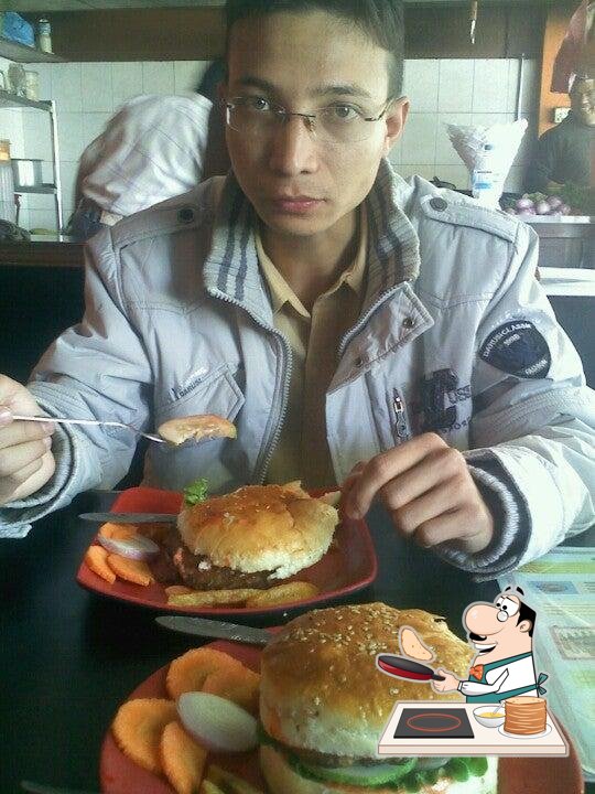 R.R BURGER HOUSE