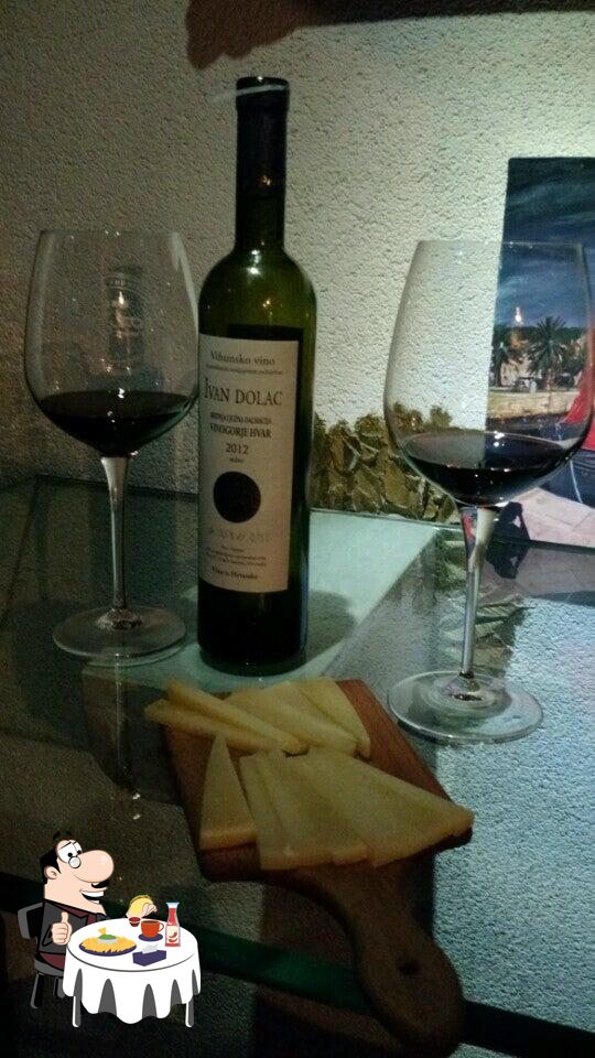 Wine Bar Prsuta 3