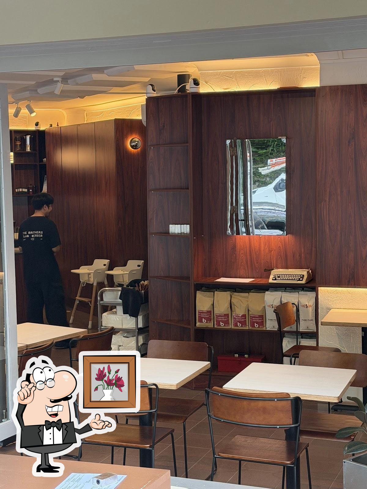B-side cafe