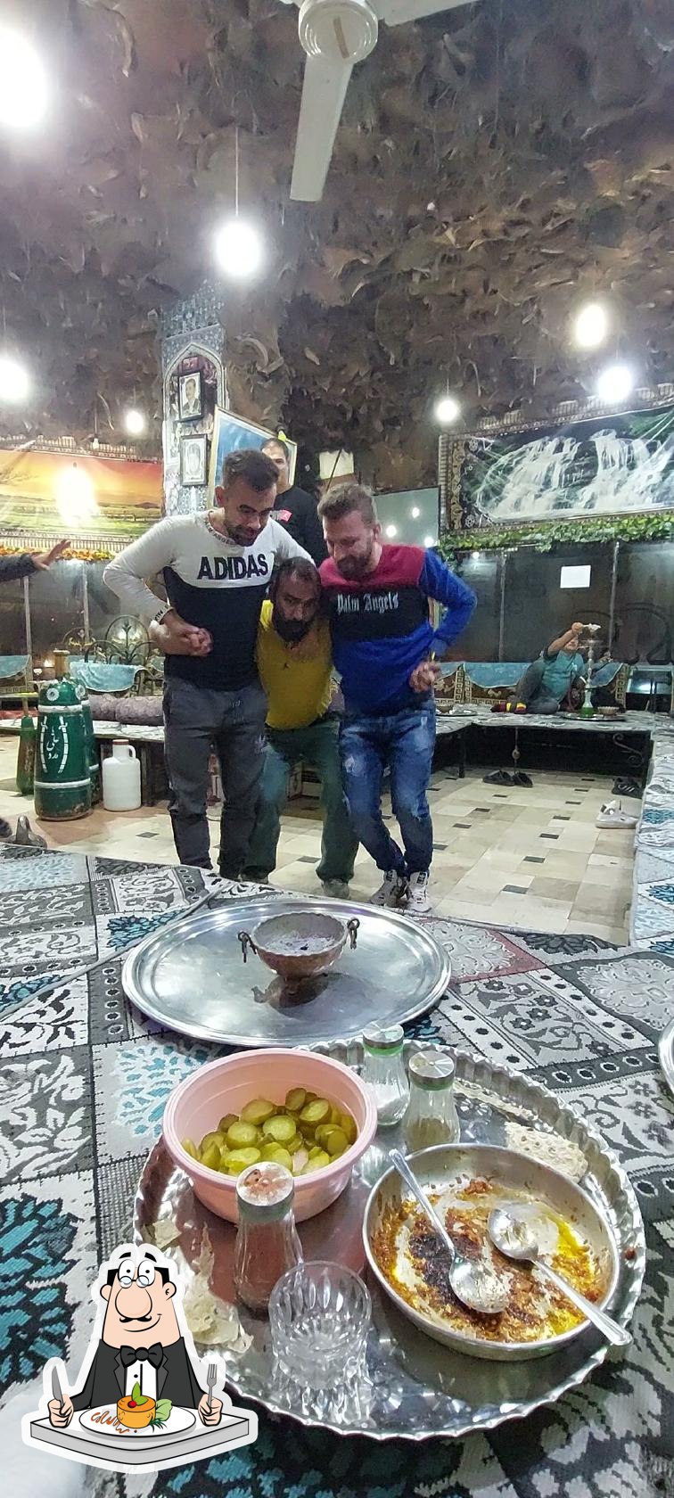 سفره خانه سنتی نمک گیر
