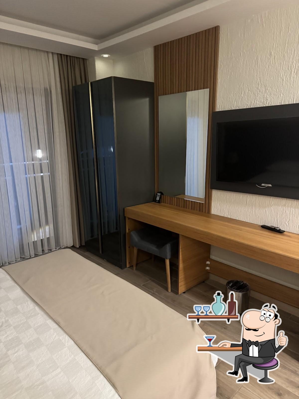 PERA NORTH HOTEL - LOUNGE & RESTAURANT