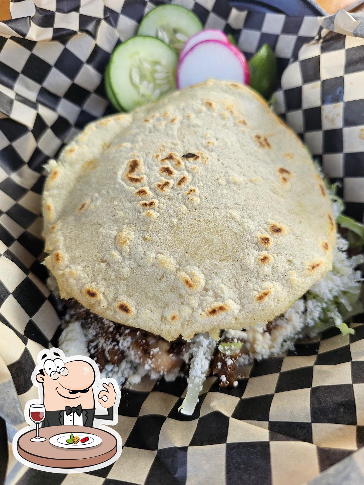 Casa De Madera Mexican Food Truck
