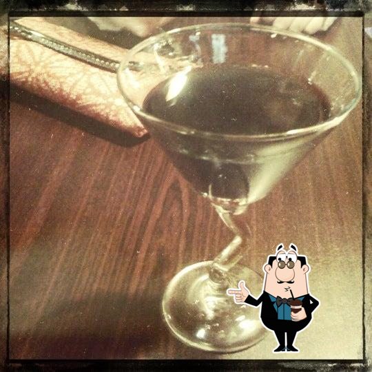 Sips Martinis