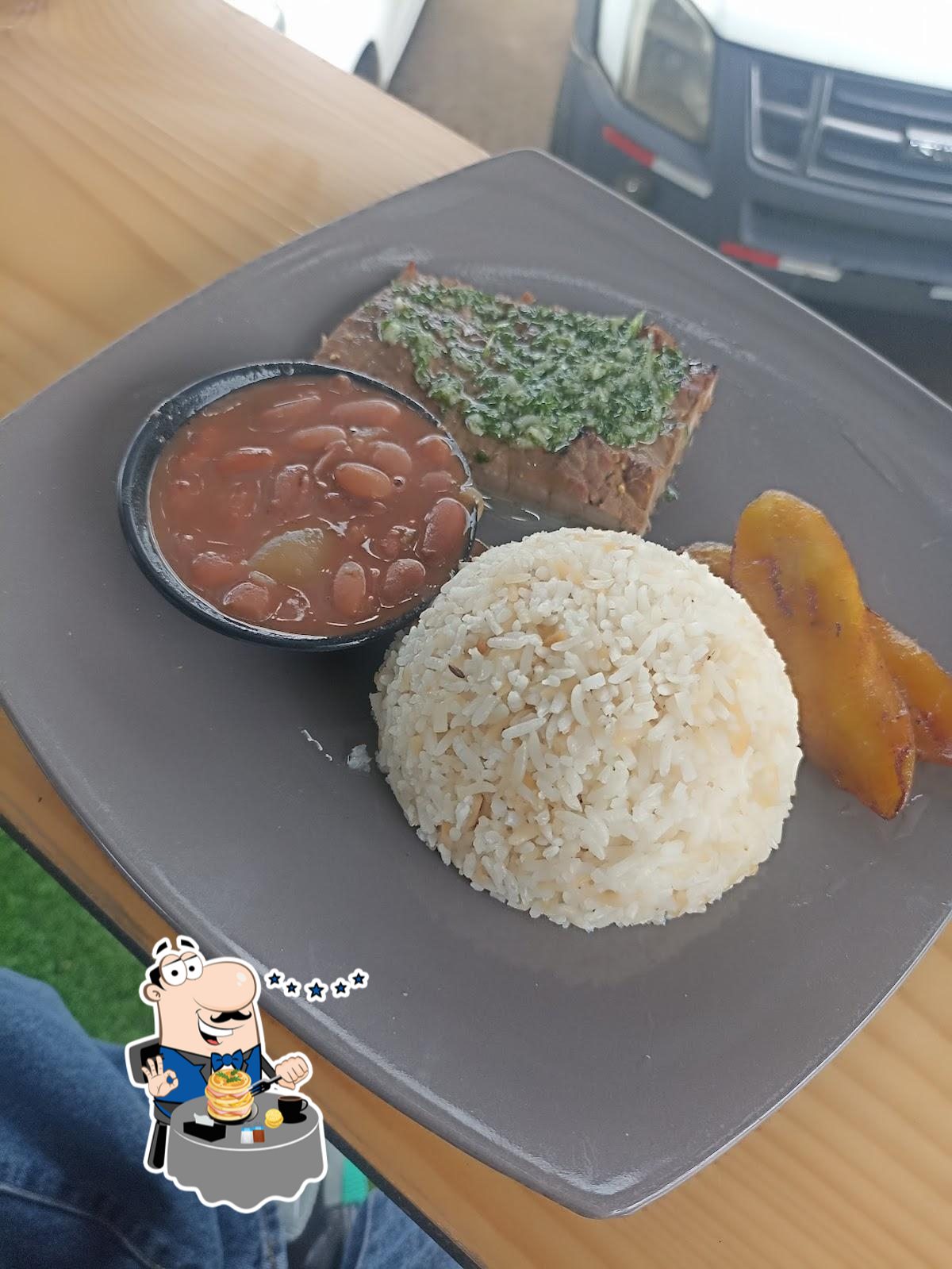 La Parada, Food & Drinks