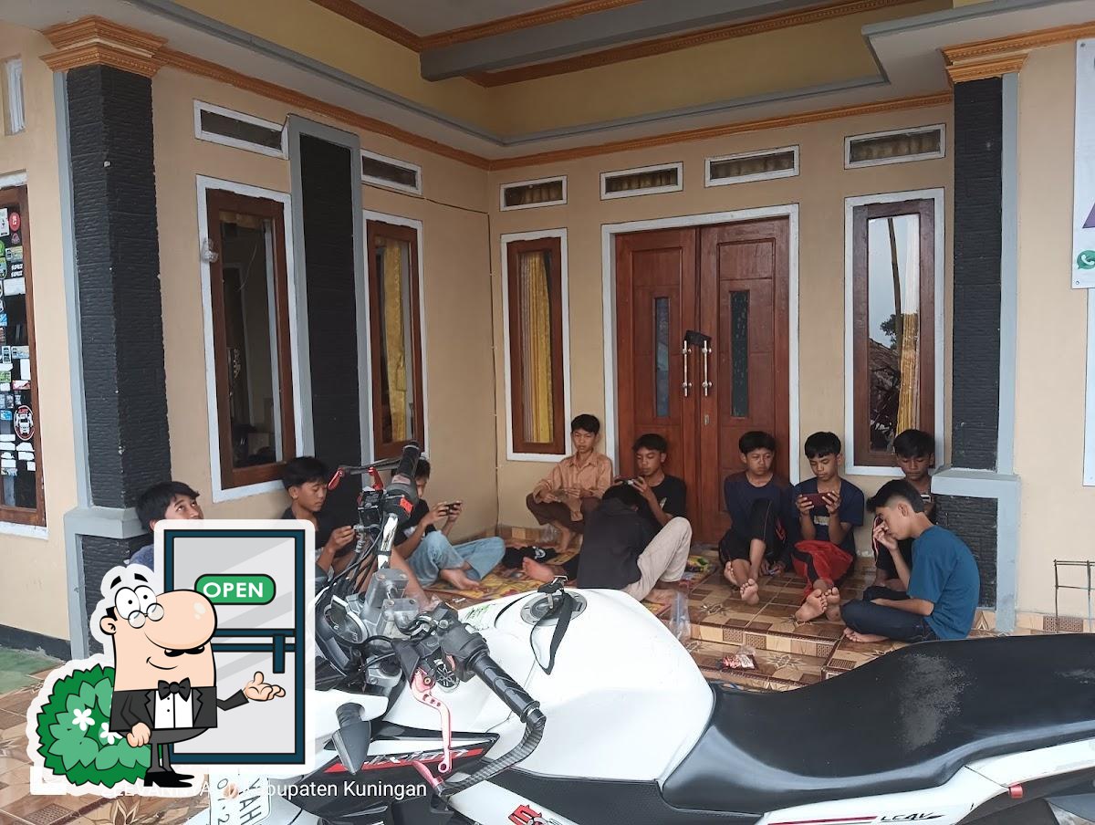 WARUNG TEH MPIT
