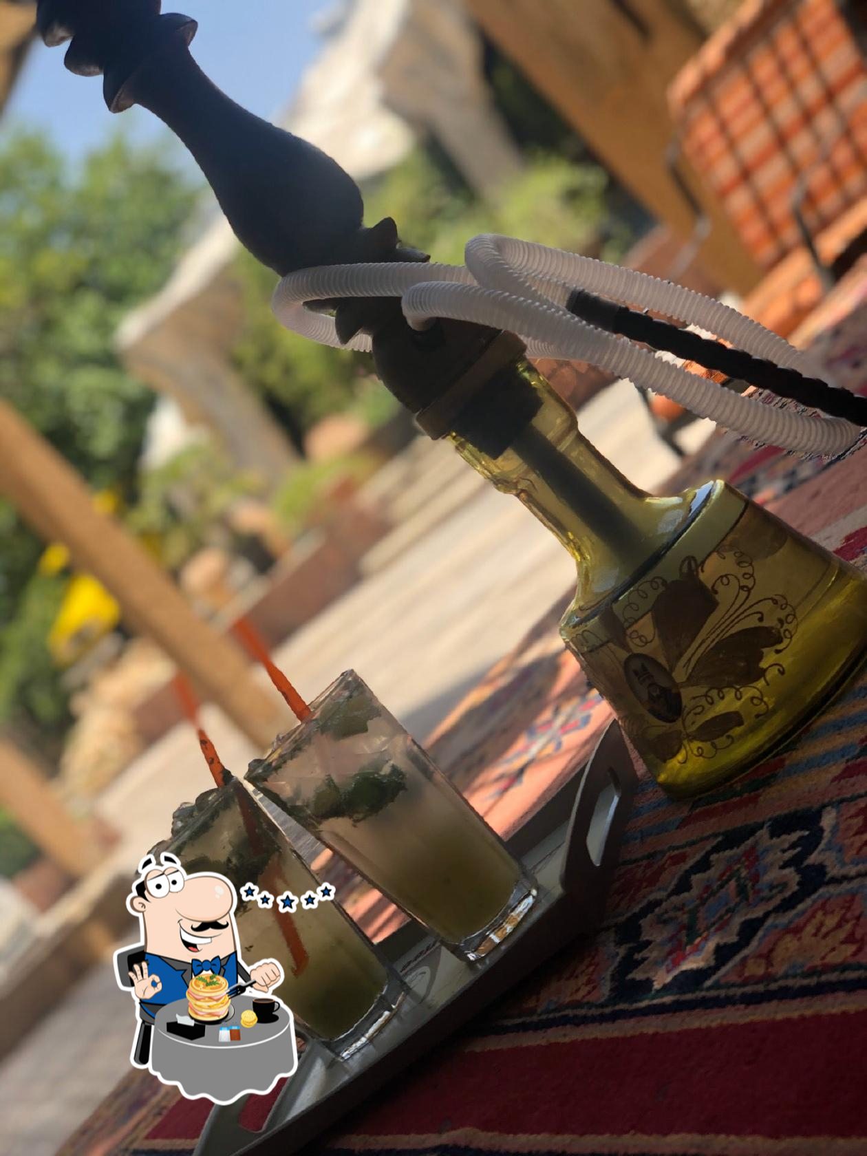 Manouchehri Restaurant باغ رستوران منوچهرى