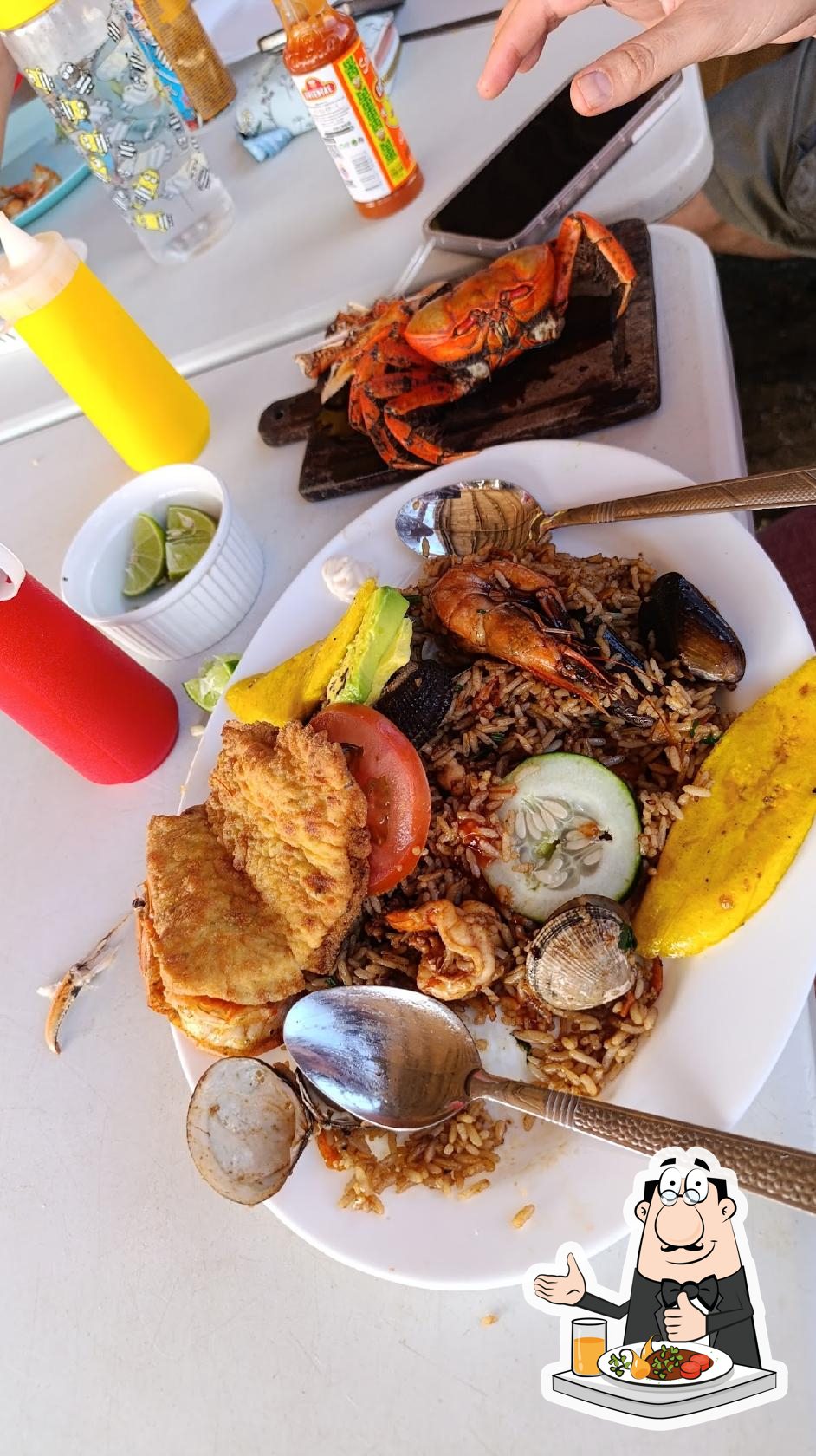 CABAÑA COMEDOR TRILOGÍA DE MARISCOS