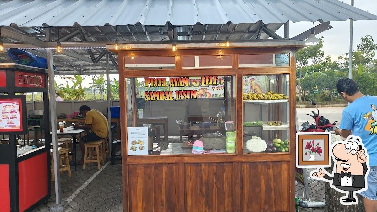 Pecel lele dan Ayam Sambal Chung