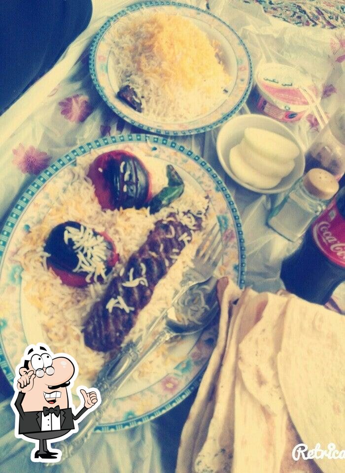 Hossein Amoo Restaurant رستوران حسين عمو