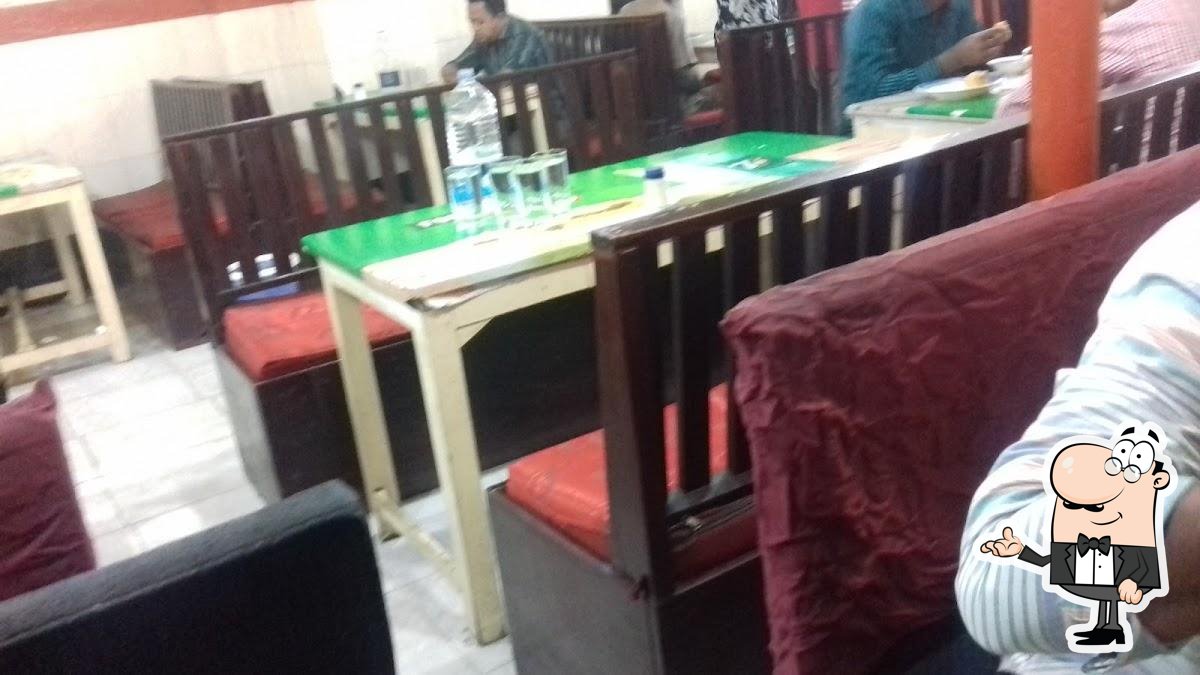 জামাই আদর হোটেল এন্ড রেস্টুরেন্ট