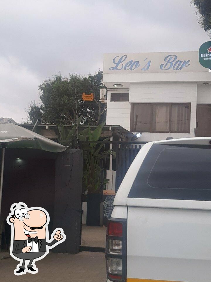 Leo’s Bar
