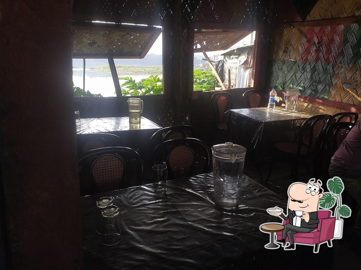 হাবিল রেস্টুরেন্টে (Habil Restaurant)