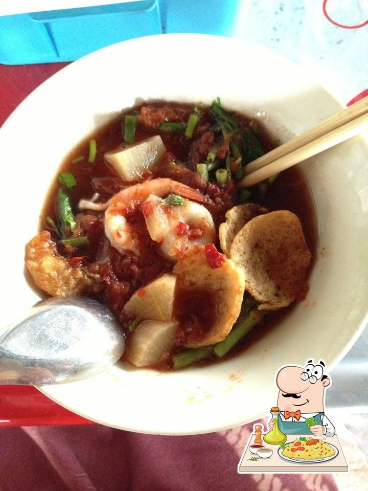 ก๋วยเตี๋ยวแกงส้ม