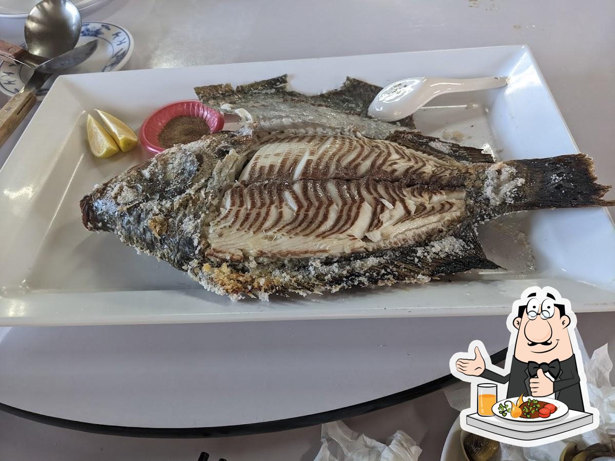河畔の食堂