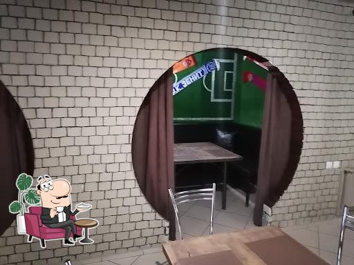 Гарцующий пони