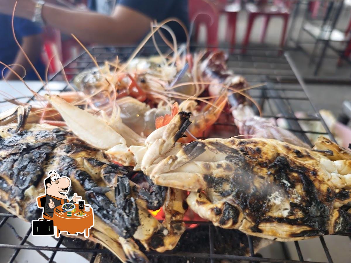 เลิศรส 2 บุฟเฟ่ต์ทะเลเผาและหมูกระทะ