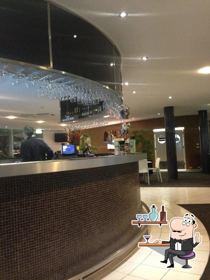 Benjamin's Dining & Bar