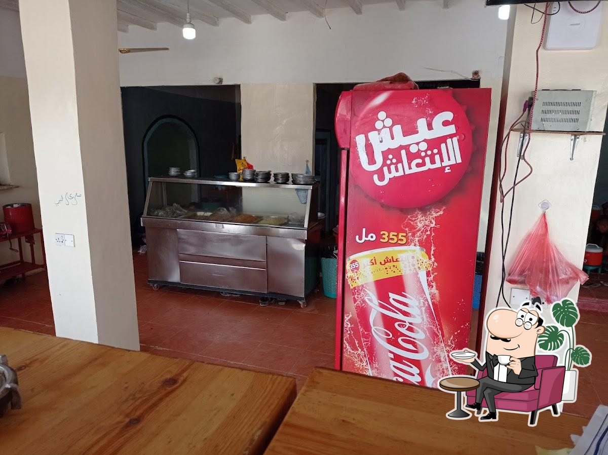 مطعم ومخبازة وشواية العزعزي عادل العزعزي