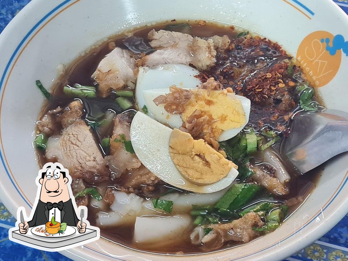 ก๋วยจั๊บ ข้าวขาหมู