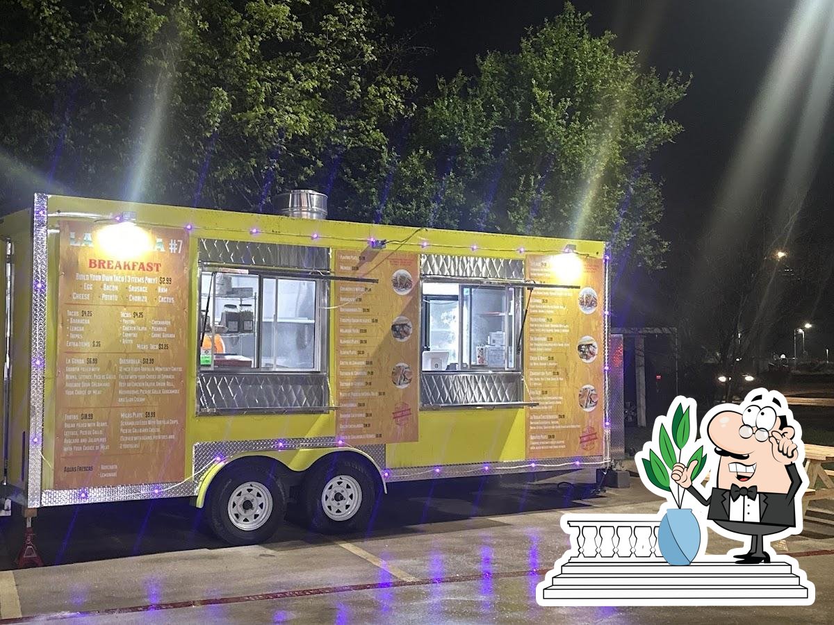 La Traila #7 The best street tacos