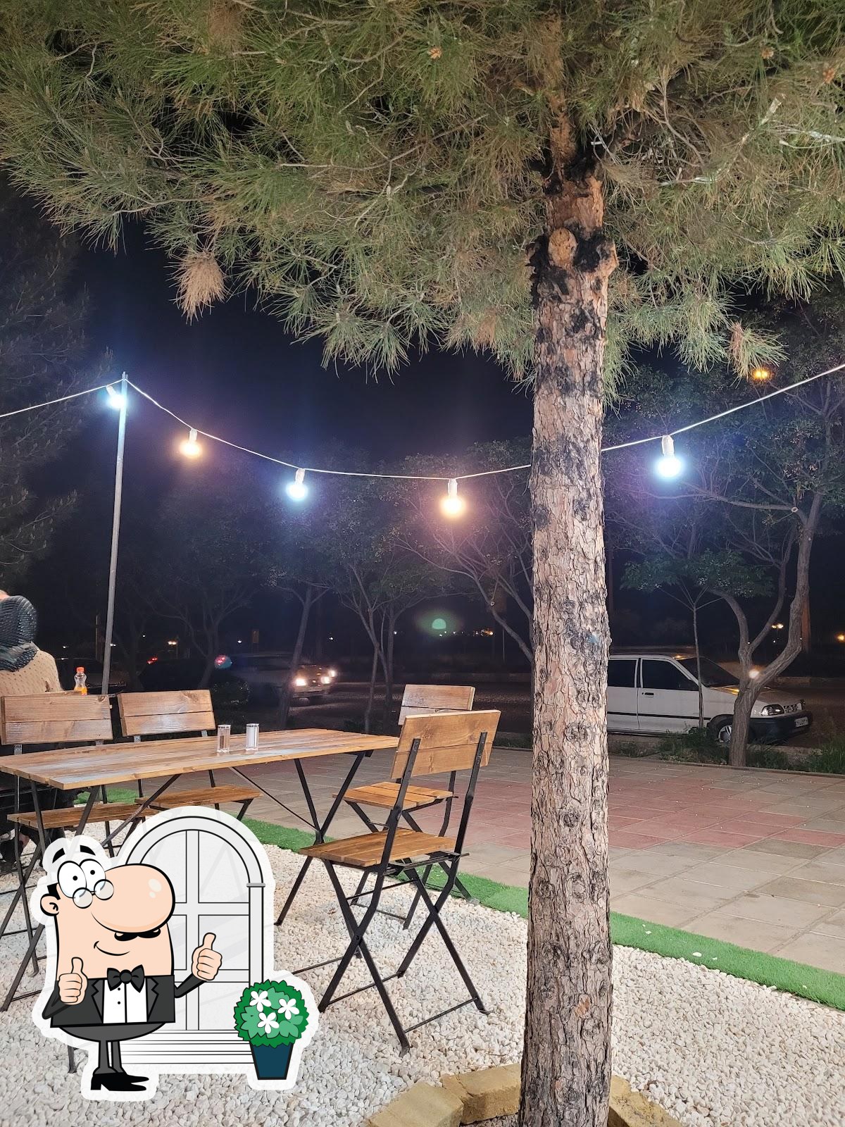 رستوران آب و آتش