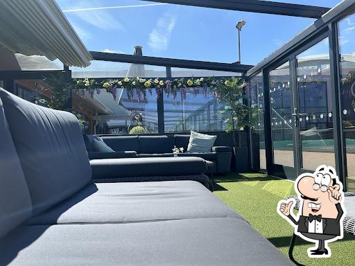 Avenue Tennis Bar & Restaurant