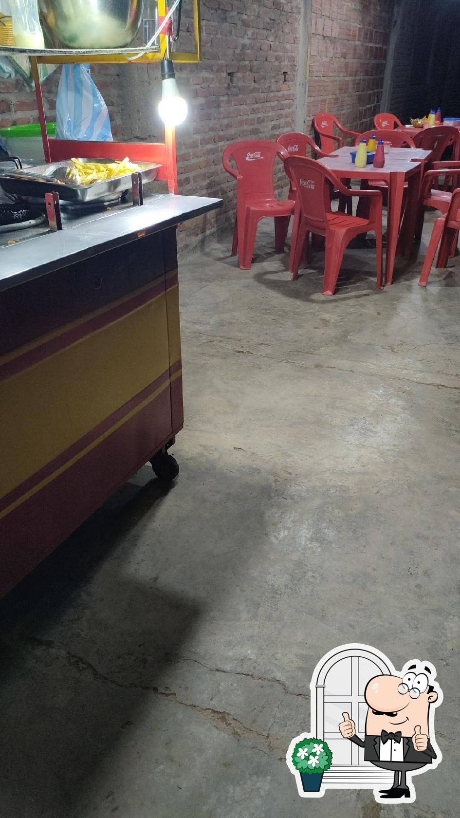 Pollos y Salchipapa