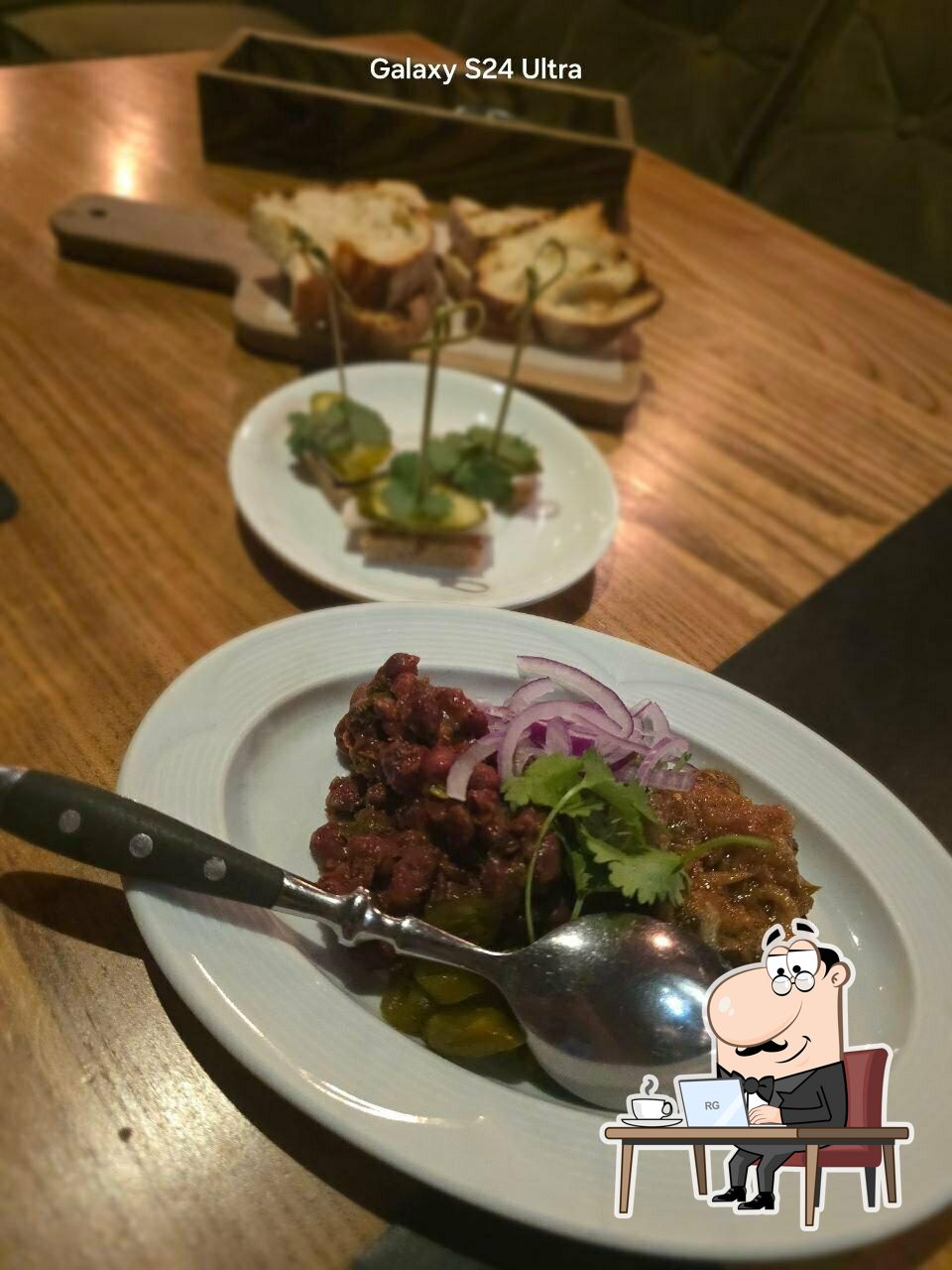 Посмотрите на внутренний интерьер "Хочу мясо".
