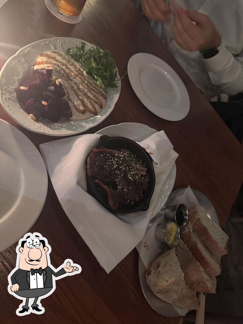 Забронируйте столик в "Smoke BBQ".