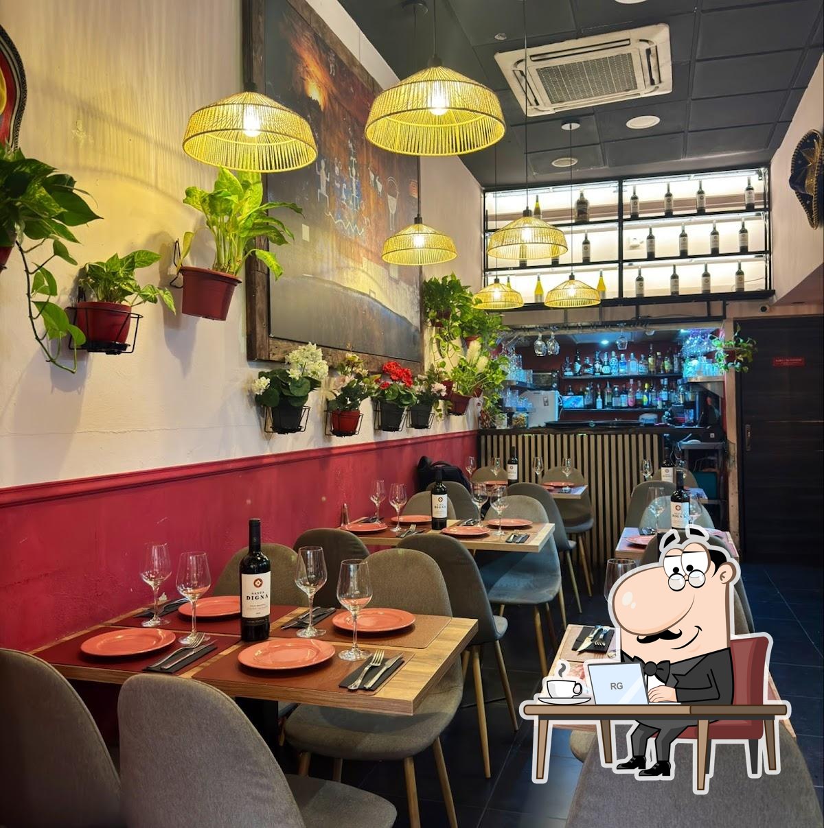 Посмотрите на внутренний интерьер "Andino Gastrobar - Centro".