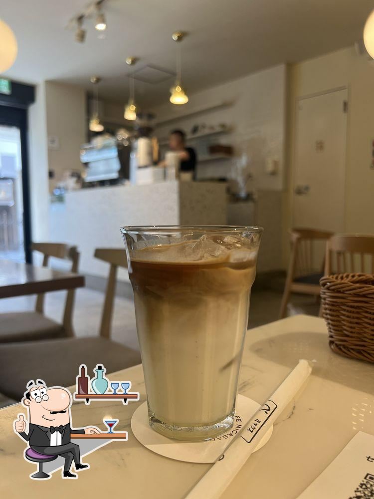 Забронируйте столик в "Micasadeco & Cafe Jingumae".