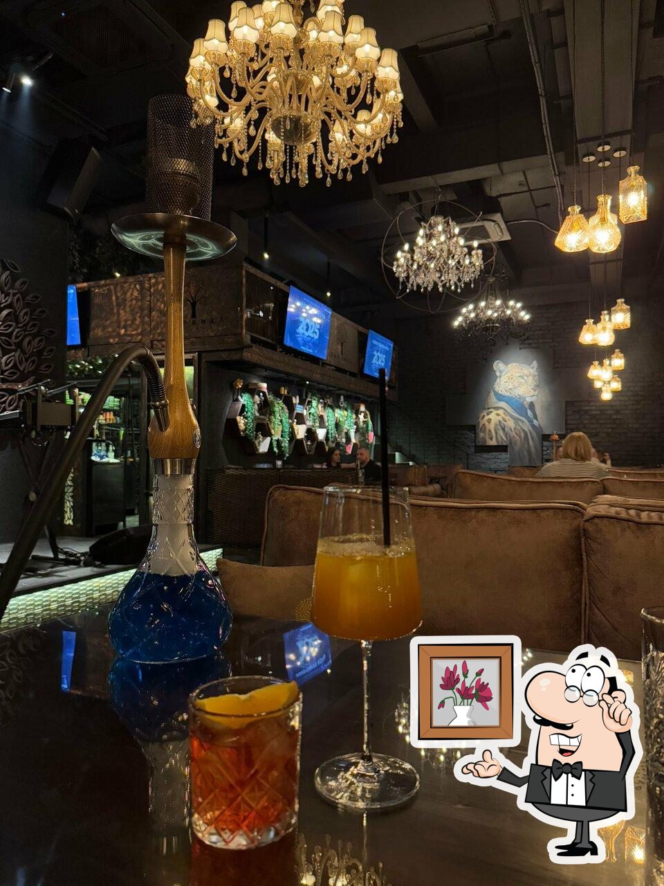 Посмотрите на внутренний интерьер "Кальянная Барвиха Lounge Бауманская".