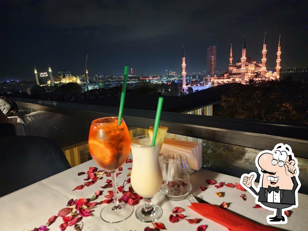 Забронируйте столик в "GRACE Rooftop Restaurant".