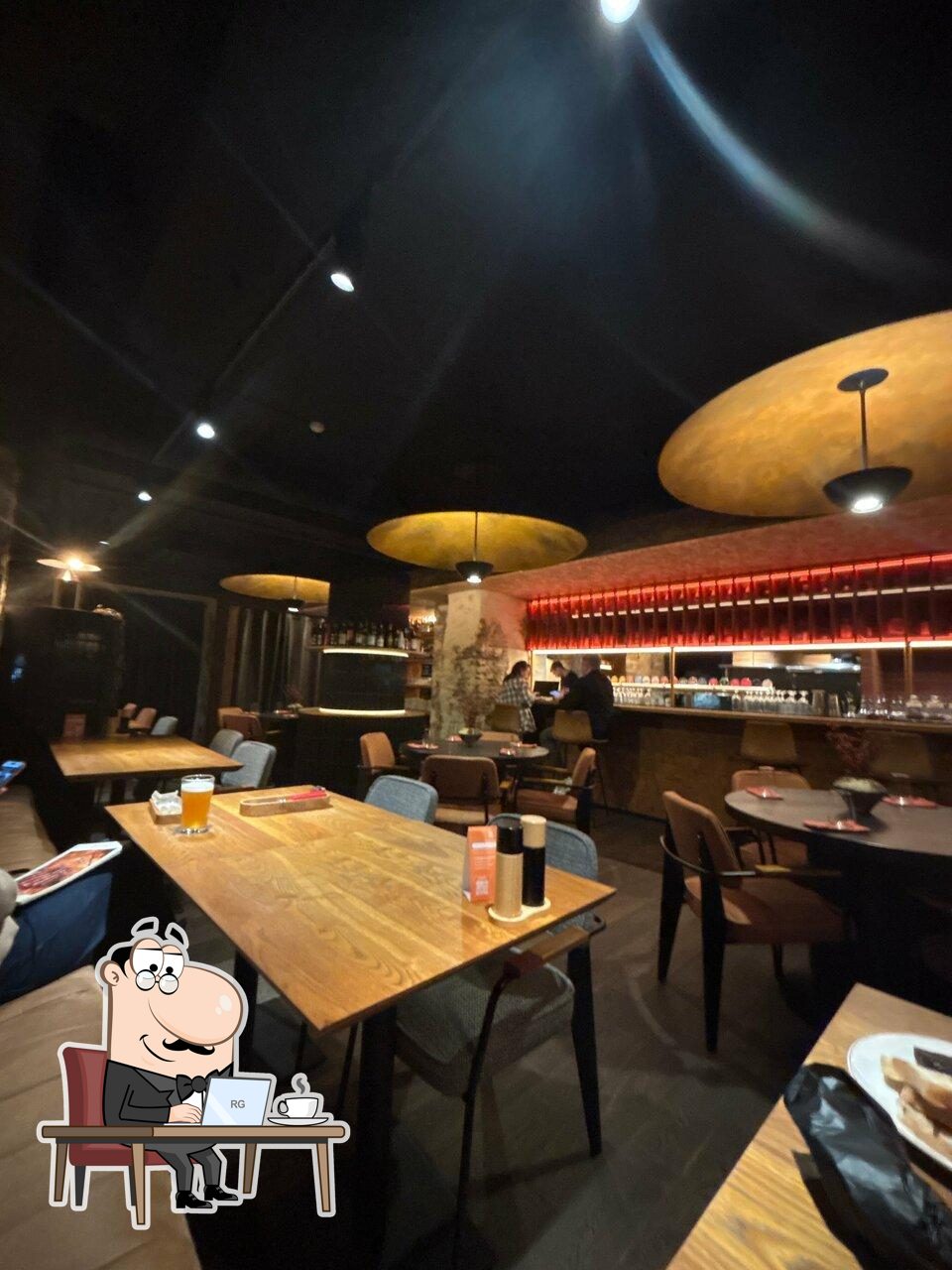 Интерьер "BBQ Restaurant".