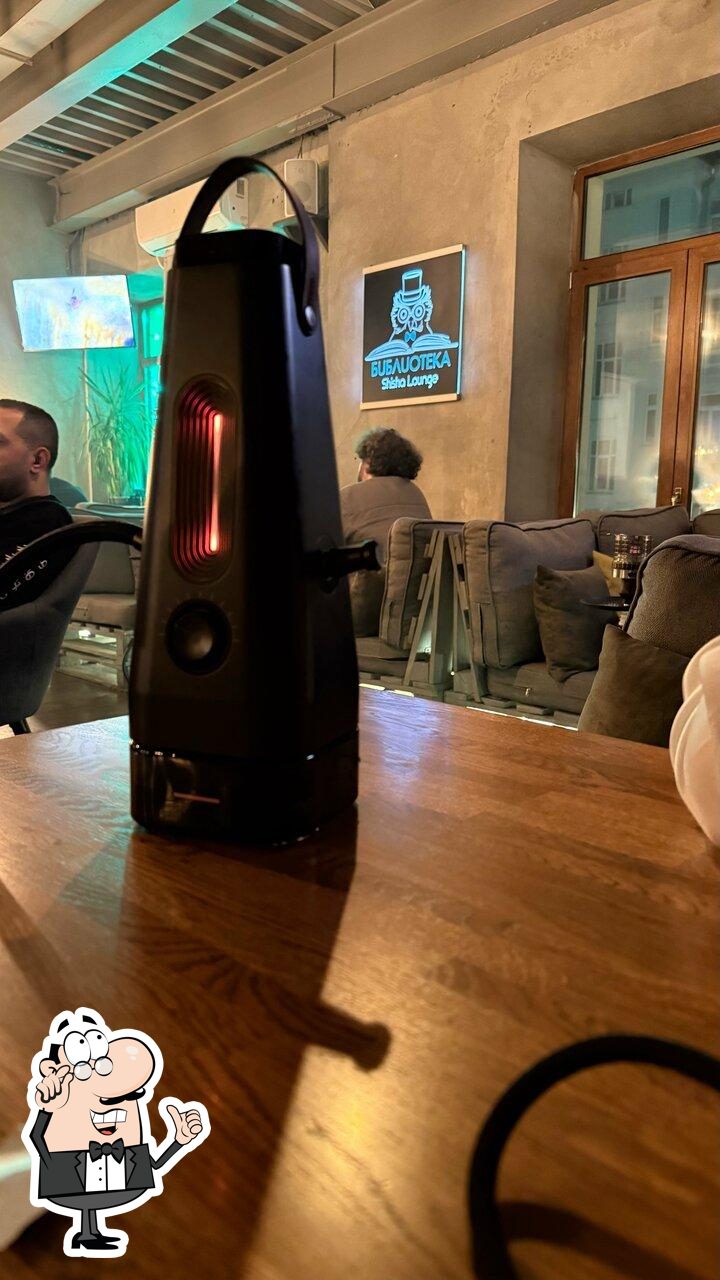 Посмотрите на внутренний интерьер "Кальянная БИБЛИОТЕКА Shisha Lounge Арбат".