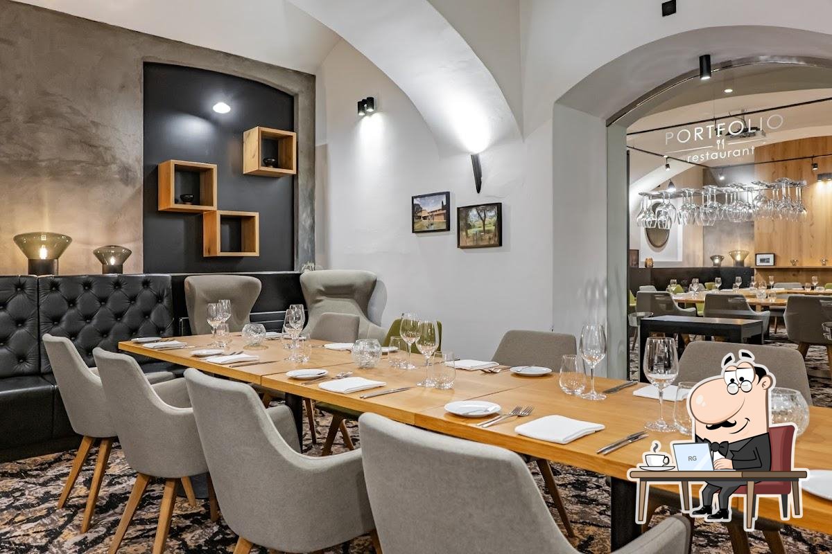 Забронируйте столик в "Portfolio restaurant".
