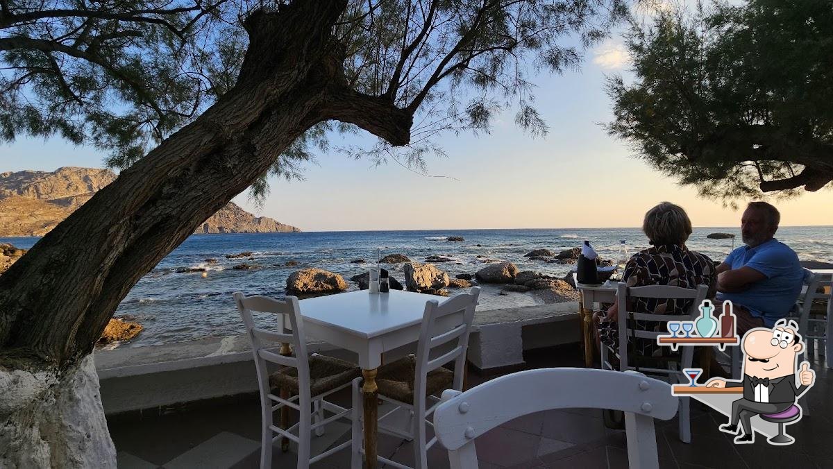 Интерьер "Alpha Omega Restaurant".