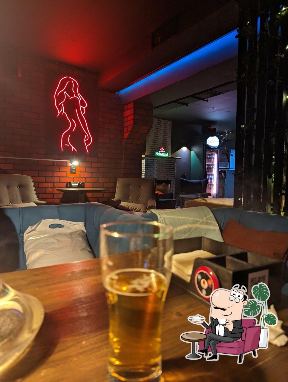 Посмотрите на внутренний интерьер "Amsterdam lounge".