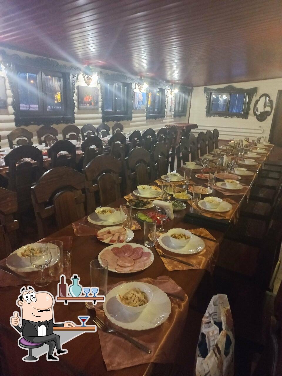 Посмотрите на внутренний интерьер "Старый замок".