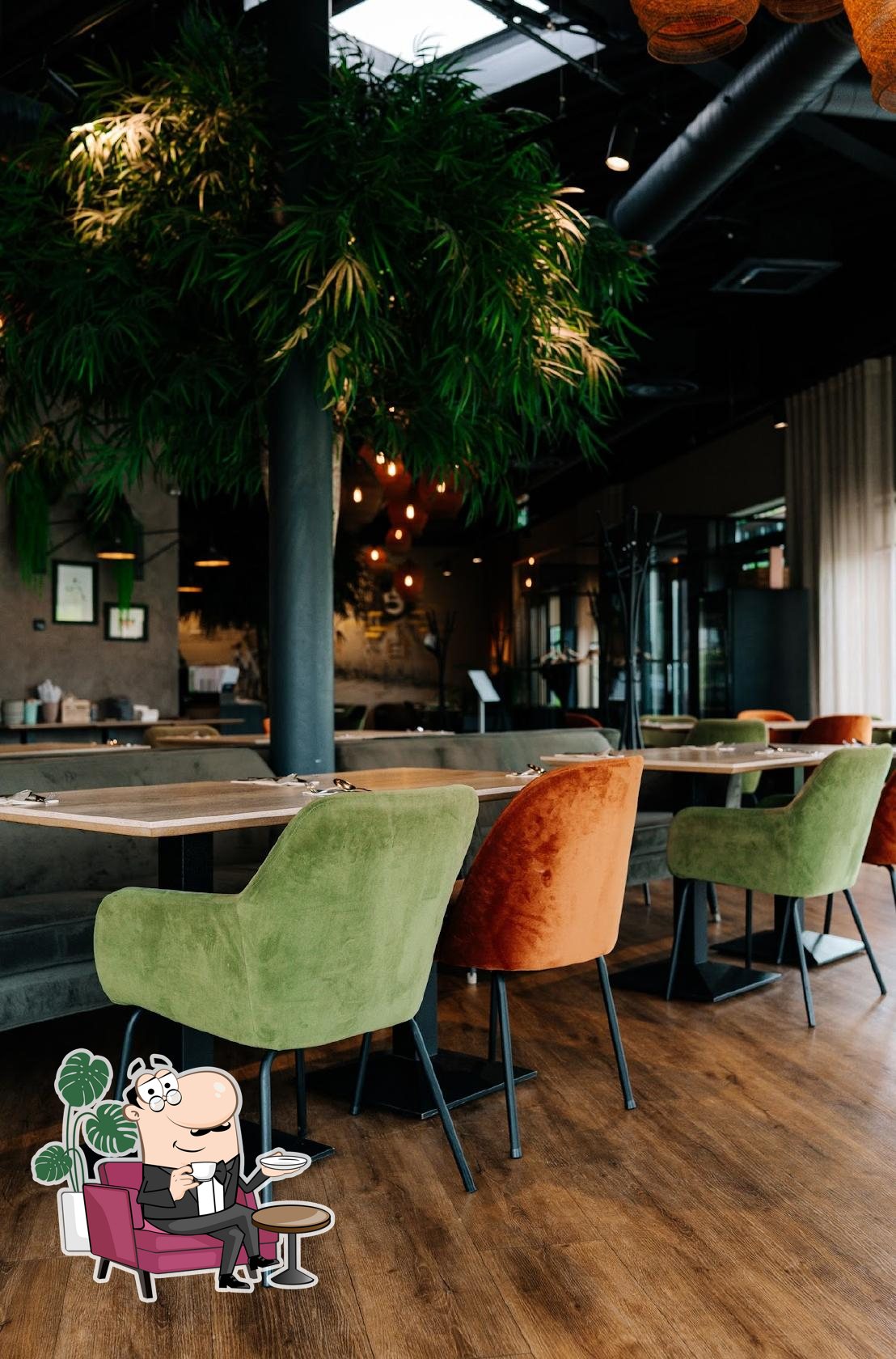 Интерьер "HÜGGE Resto".
