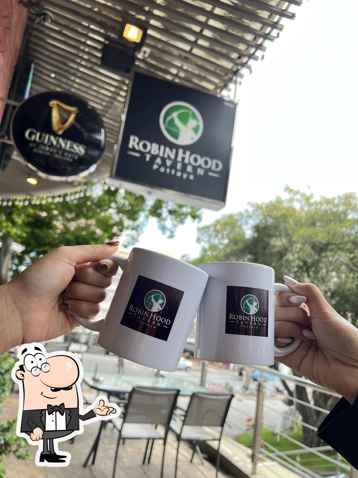Интерьер "Robin Hood Tavern".