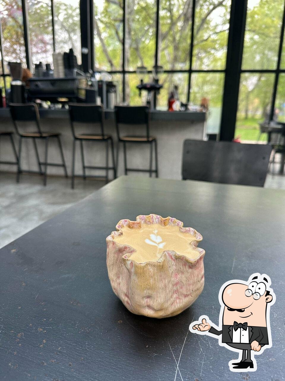 Посмотрите на внутренний интерьер "Coffee Lab".