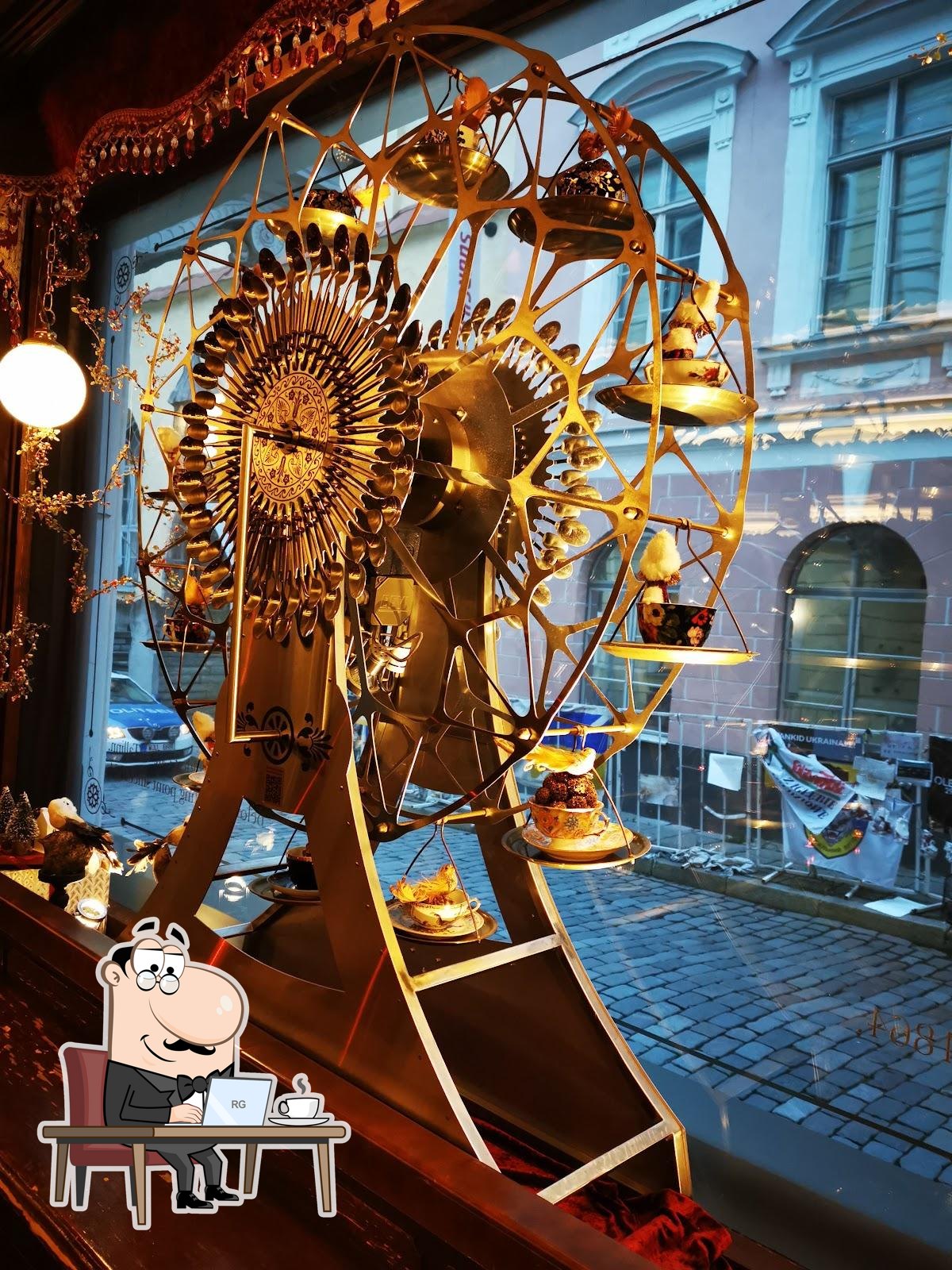 Забронируйте столик в "Cafe Maiasmokk".
