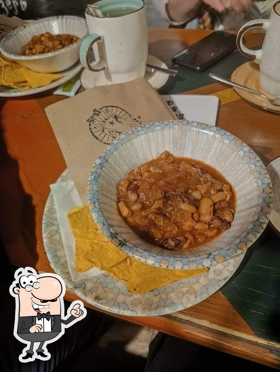 Забронируйте столик в "Bros Burritos".